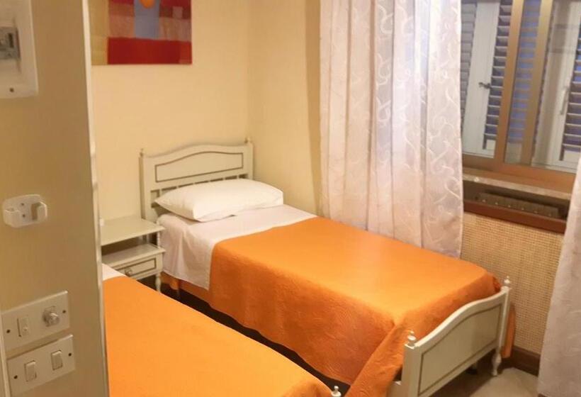 اتاق استاندارد, I 13 Cavalieri Guest House