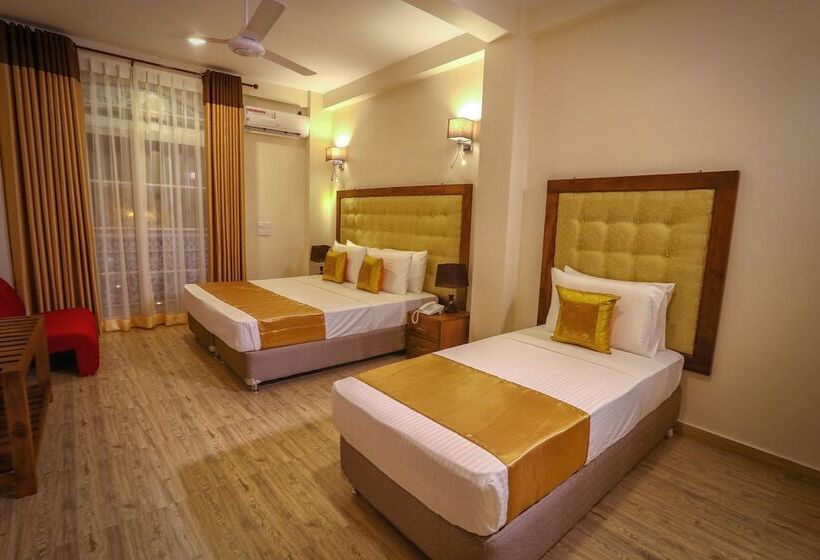 Cameră Triplă Deluxe, Vendol Maliga Edge