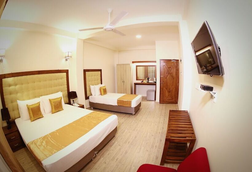 Cameră Triplă Deluxe, Vendol Maliga Edge