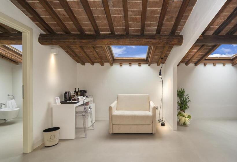 سوییت جونیور, Palazzo Cini Luxury Rooms In Pisa