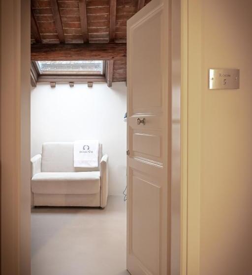 سوییت جونیور, Palazzo Cini Luxury Rooms In Pisa