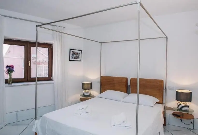 キングサイズベッドのデラックスルーム, In Vacanza A Gaeta B&b L Elica