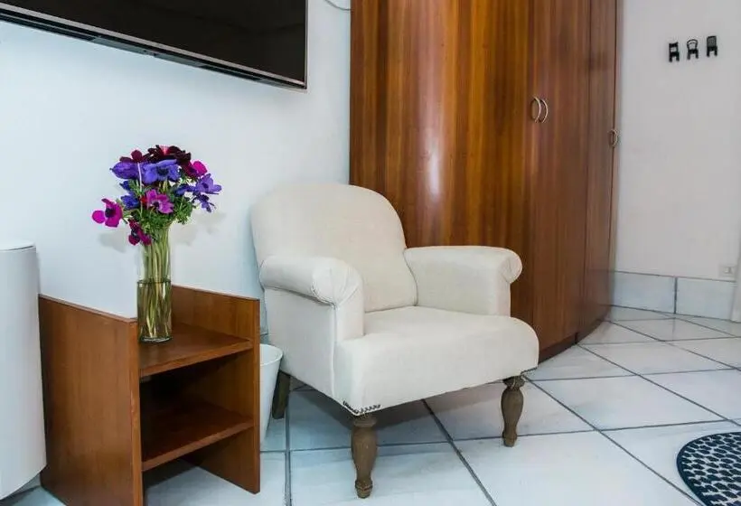 キングサイズベッドのデラックスルーム, In Vacanza A Gaeta B&b L Elica