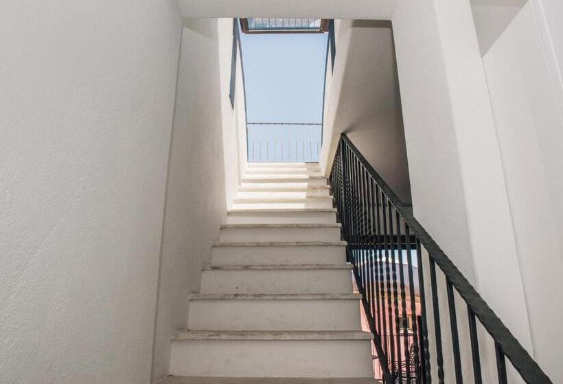 חדר דחוקס עם מיטת קינג, In Vacanza A Gaeta   B&b L Elica