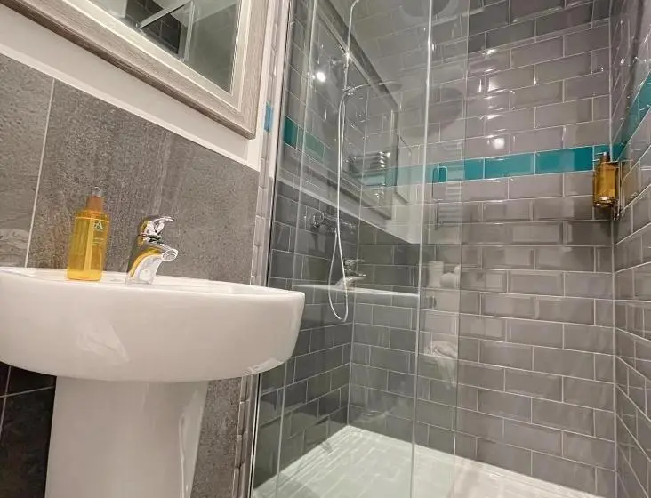 Standard Yhden Hengen Huone, Ravenscraig Guest House