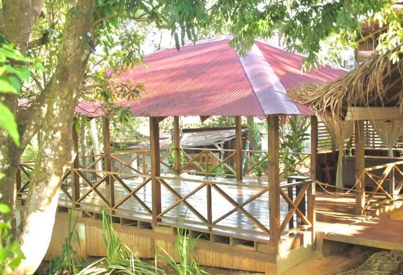 スタンダードバンガロー, La Qhia Eco Retreat