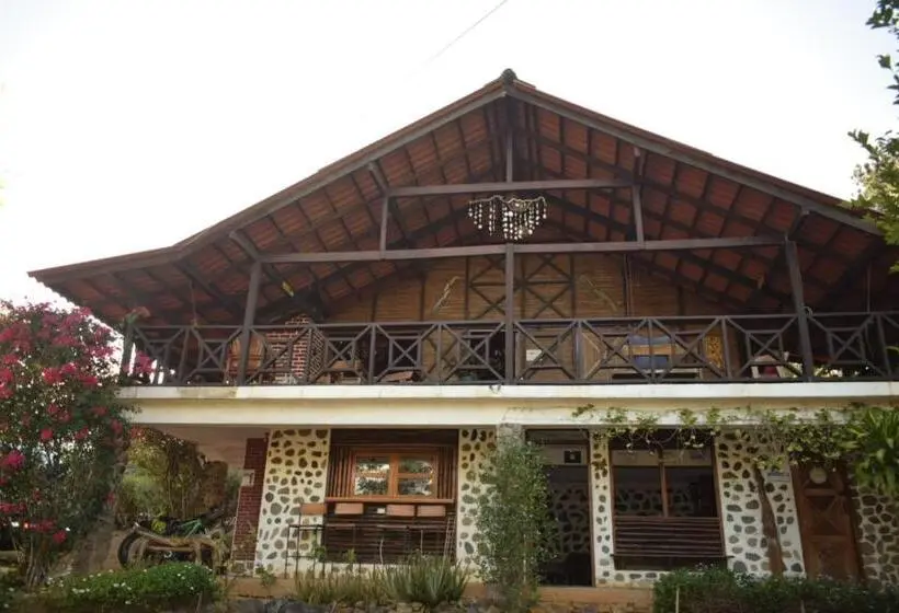 ルームシェアのワンベッド, La Qhia Eco Retreat