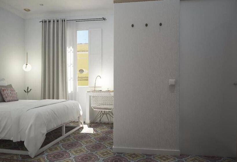 スーペリアールーム, Llonga S 11th Youth Hostel