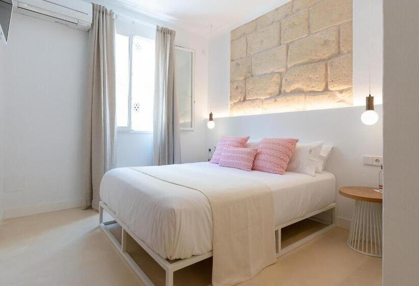 スーペリアールーム, Llonga S 11th Youth Hostel