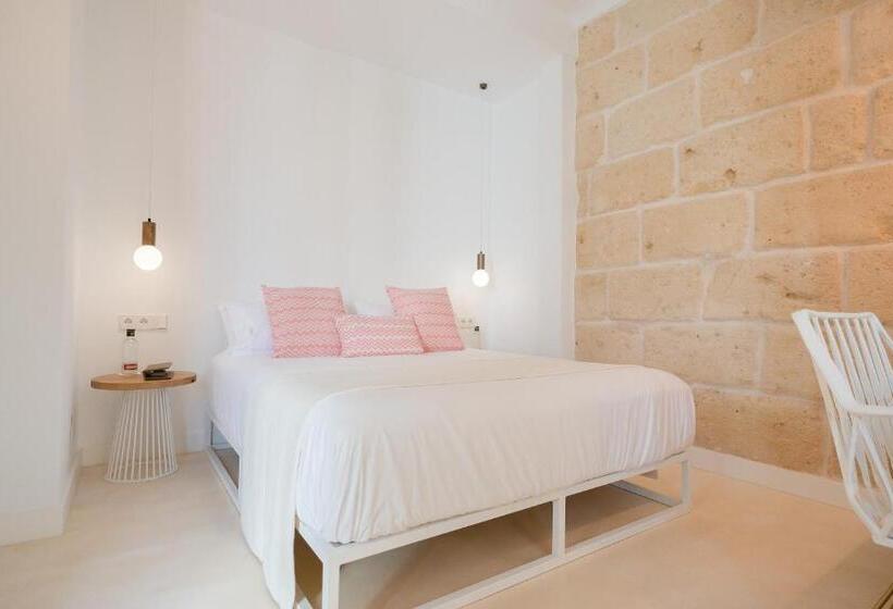 スーペリアールーム, Llonga S 11th Youth Hostel