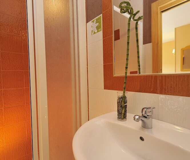 חדר סטנדרט לשלושה, Miralmundo Alojamientos Rurales Ayna  Hostal Rural