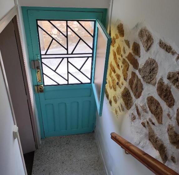 דירת שני חדרים, Casa Albano