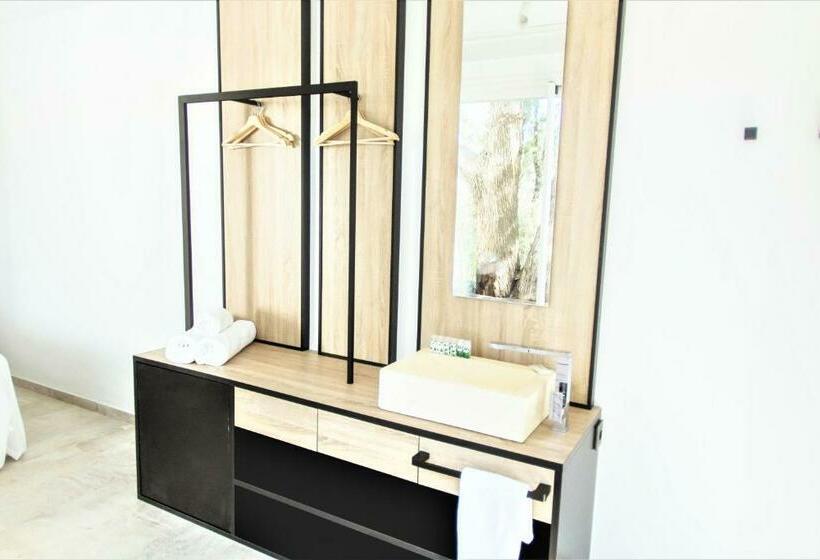 テラス付きスタンダードルーム, Botaniq Hotel Boutique