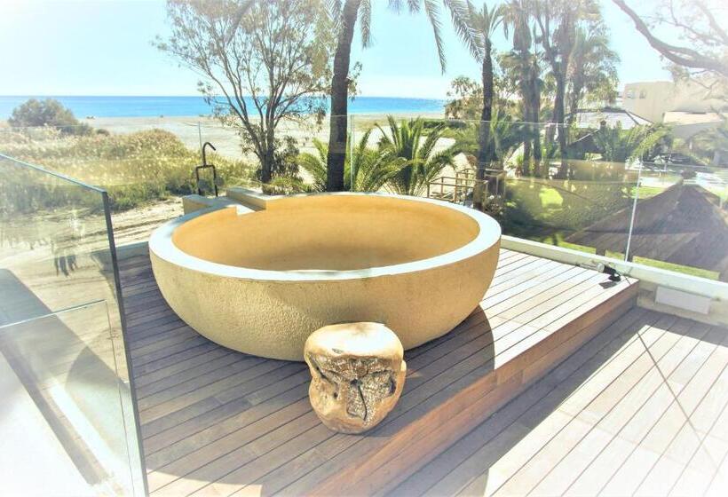 デラックスルーム, Botaniq Hotel Boutique