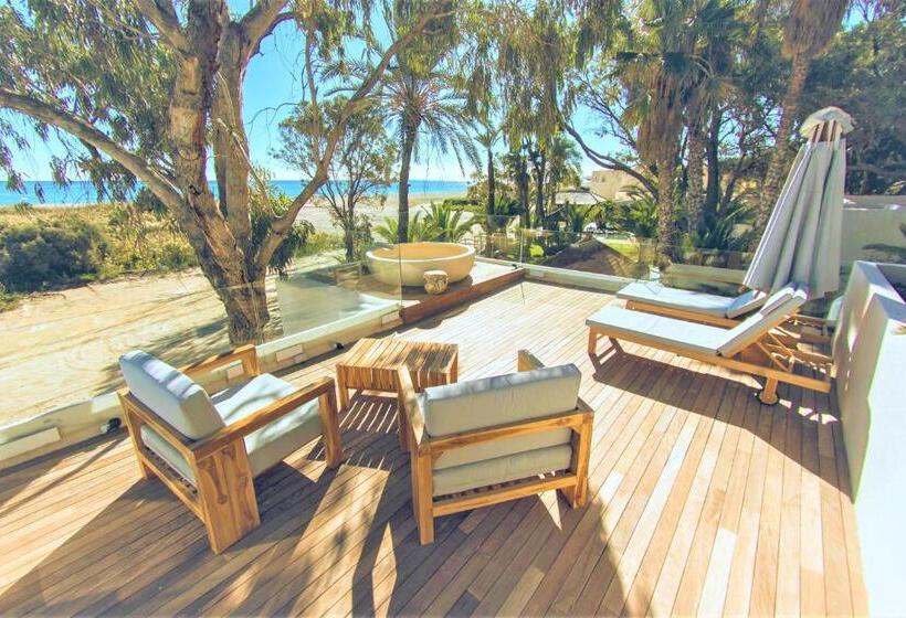 デラックスルーム, Botaniq Hotel Boutique