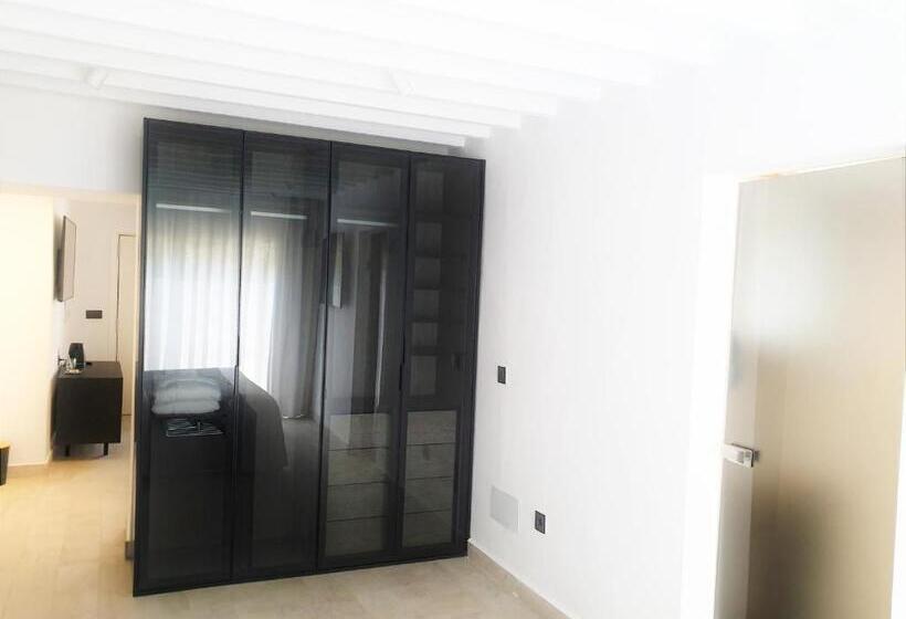 庭の見えるジュニアスイート, Botaniq Hotel Boutique