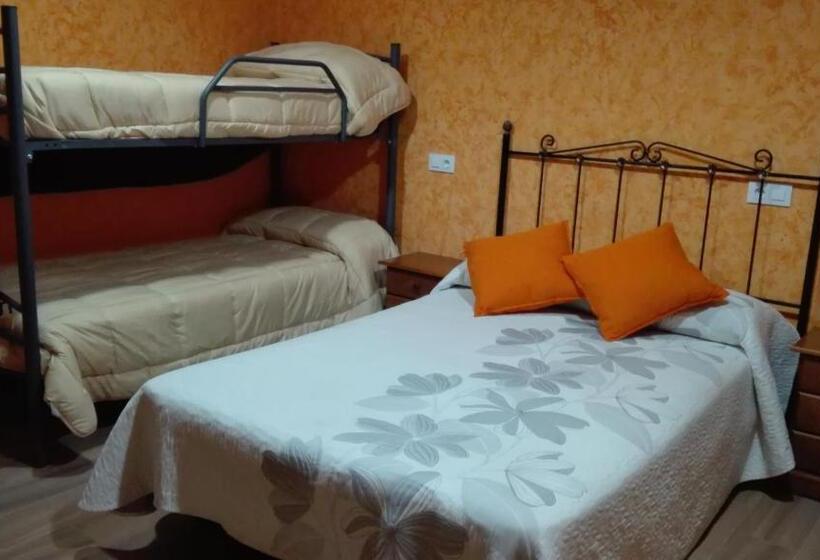 스탠다드 트리플 룸, Hostal La Aldaba