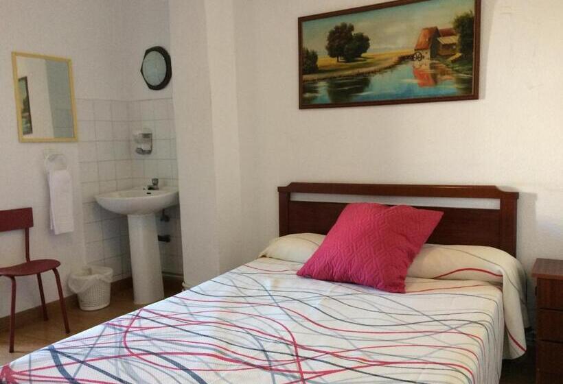 اتاق استاندارد با سرویس بهداشتی مشترک, Pension Carretero