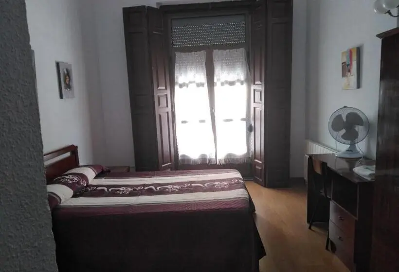 اتاق استاندارد با سرویس بهداشتی مشترک, Pension Carretero