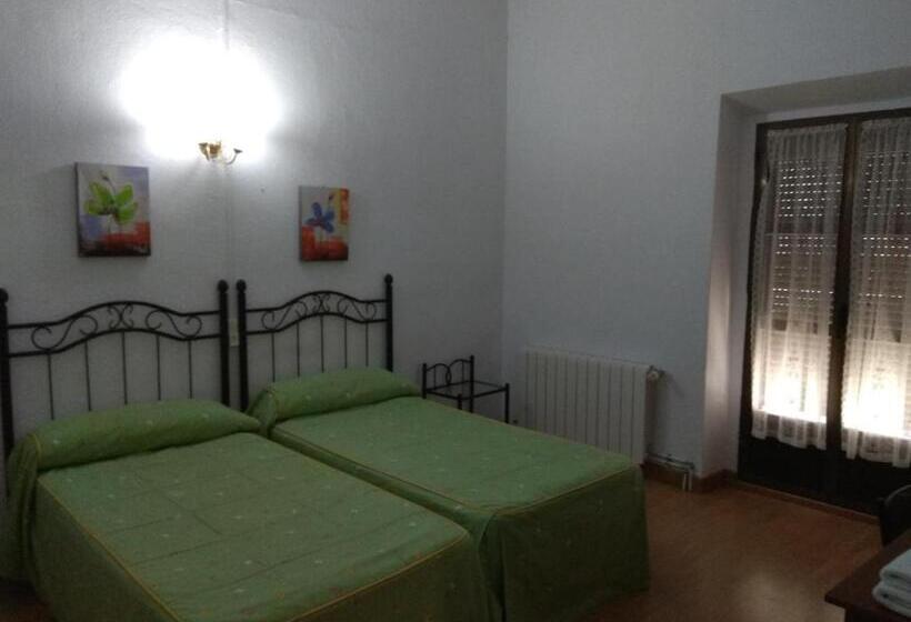 اتاق استاندارد با سرویس بهداشتی مشترک, Pension Carretero