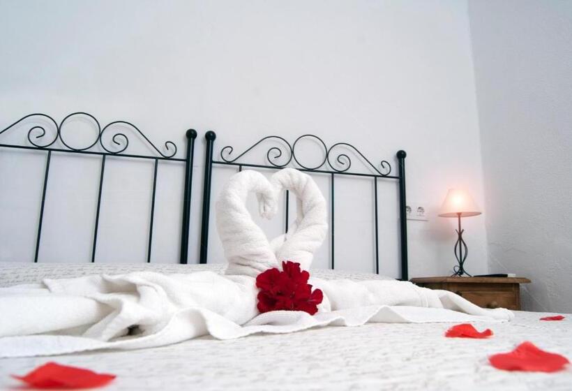 اتاق استاندارد با بالکن, Hostal Batato