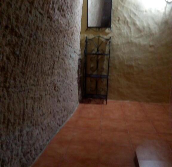 اتاق استاندارد با تخت بزرگ برای معلولان, Hostal Batato