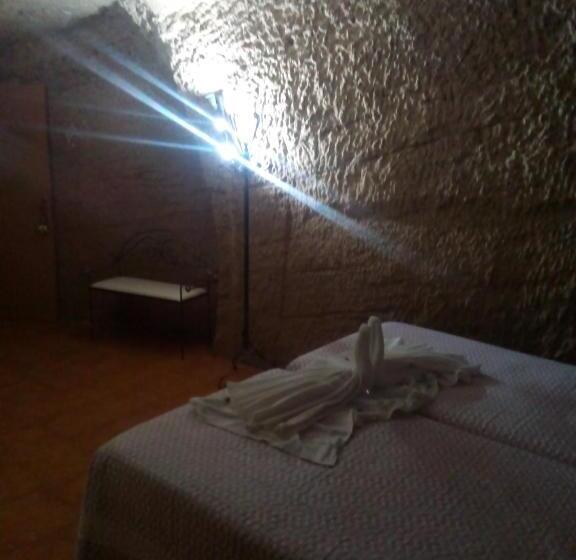 身障者適用キングサイズベッドルーム, Hostal Batato