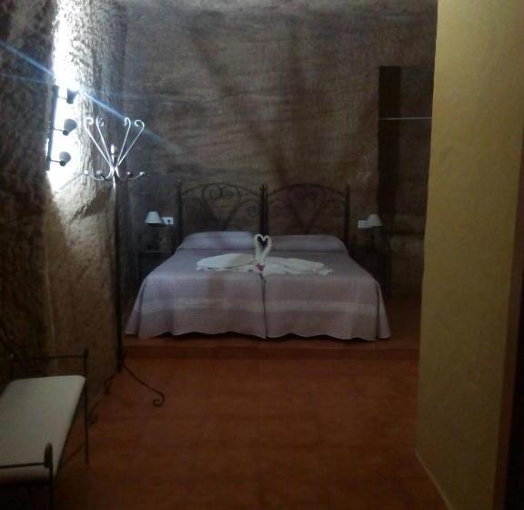 身障者適用キングサイズベッドルーム, Hostal Batato