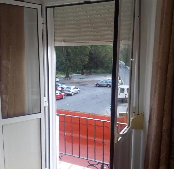 バルコニー付きシングルスタンダードルーム, Hostal Batato