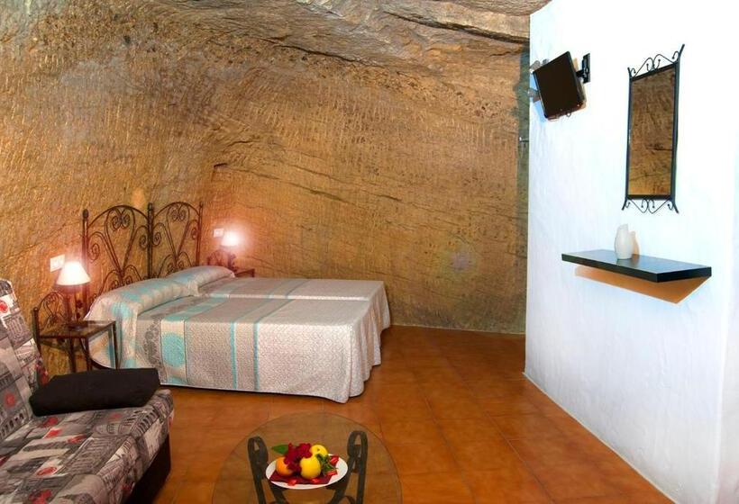 スーペリアールーム, Hostal Batato