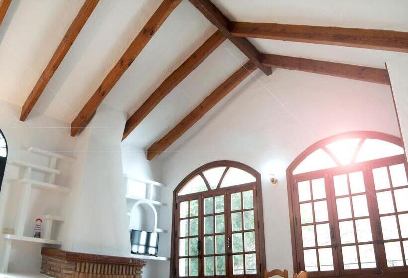 デラックスジュニアスイート, Hostal Batato