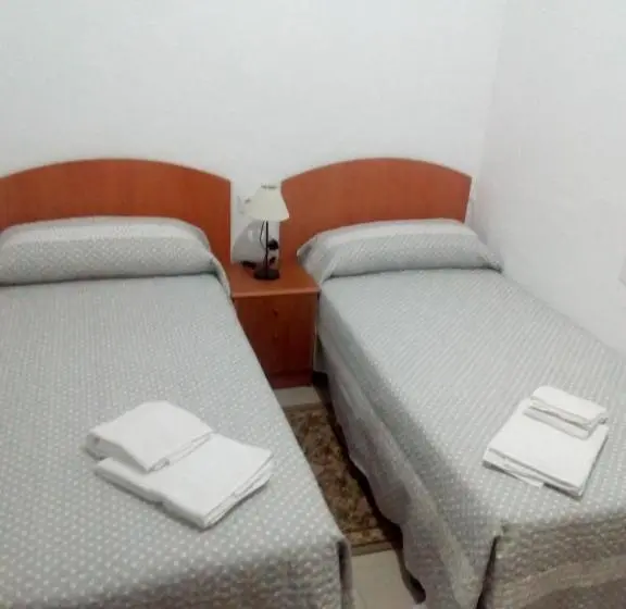 سوییت جونیور لوکس, Hostal Batato