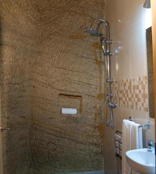 اتاق استاندارد با تخت بزرگ برای معلولان, Hostal Batato