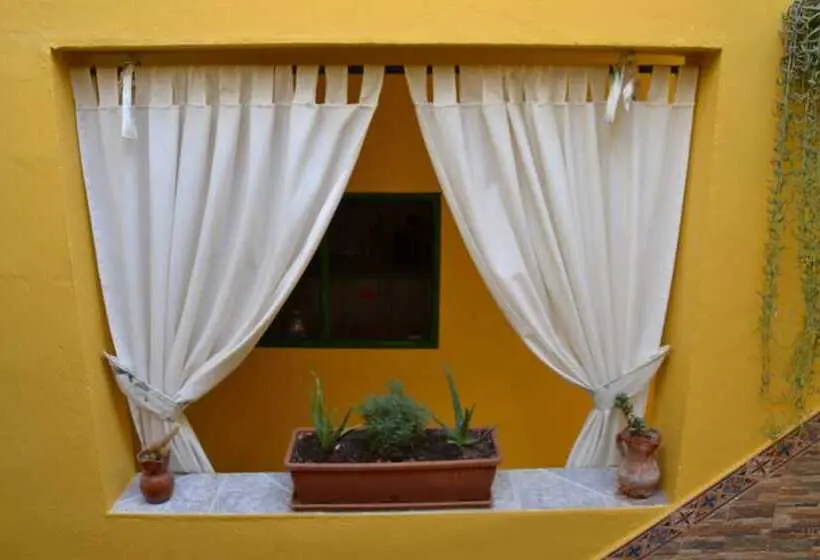 اتاق استاندارد یک تخته با سرویس بهداشتی مشترک, Pensión Playa