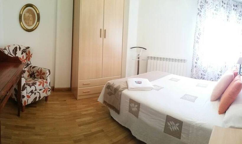 اتاق استاندارد با سرویس بهداشتی مشترک, Pension Ostadar