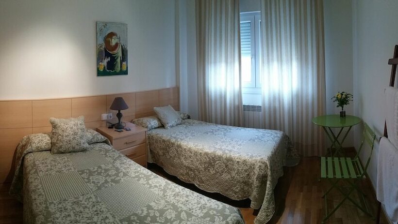 اتاق استاندارد با سرویس بهداشتی مشترک, Pension Ostadar