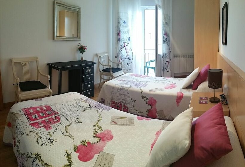 اتاق استاندارد با سرویس بهداشتی مشترک, Pension Ostadar