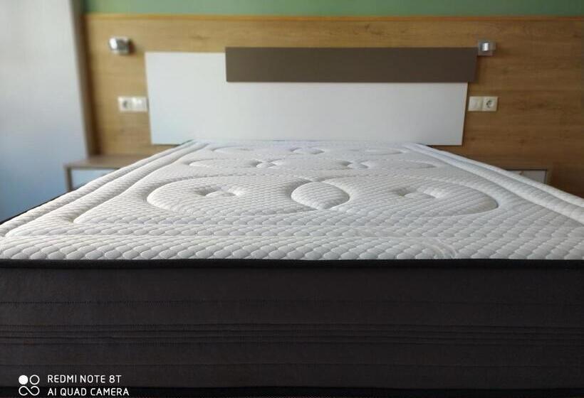 اتاق استاندارد با سرویس بهداشتی مشترک, Habitaciones Barra89