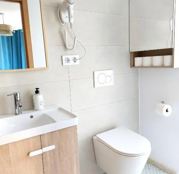 اتاق استاندارد سه نفره, Habitaciones Barra89