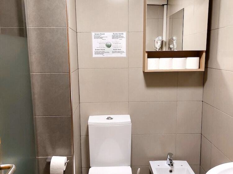 اتاق استاندارد یک تخته با سرویس بهداشتی مشترک, Habitaciones Barra89