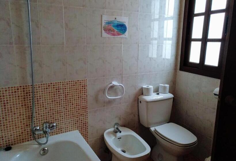 اتاق استاندارد یک نفره, Hostal Buena Vista