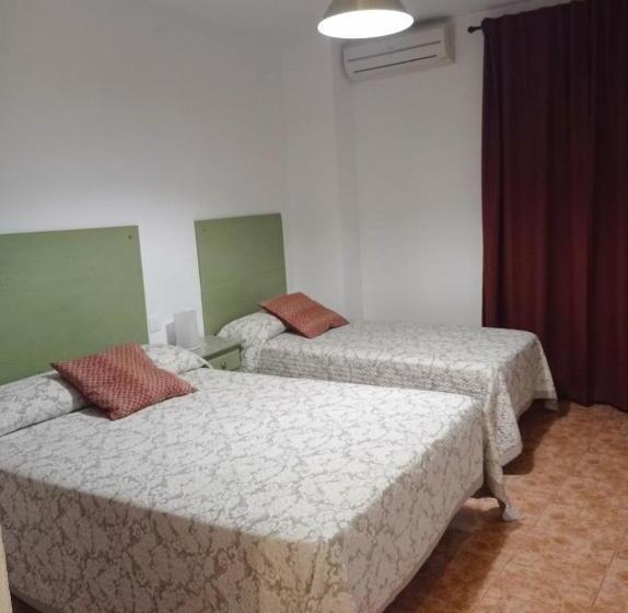Номер Стандарт Трехместный, Hostal Buena Vista
