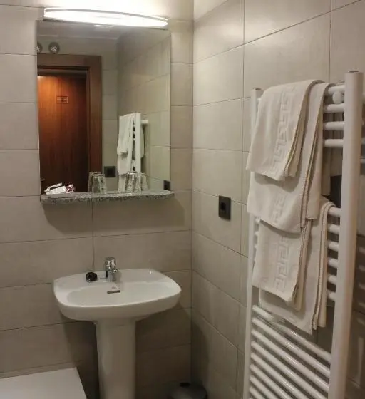 Standard Kolmen Hengen Huone, Hostal Extremeño