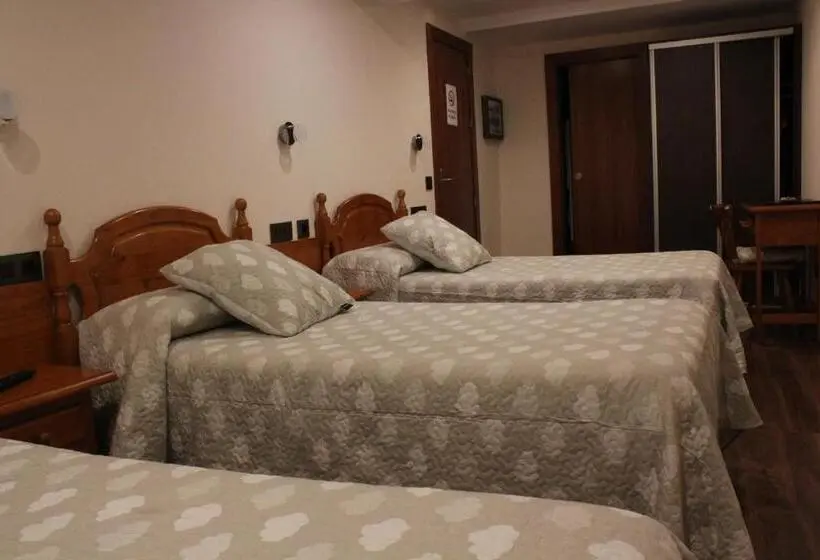 Standard Kolmen Hengen Huone, Hostal Extremeño