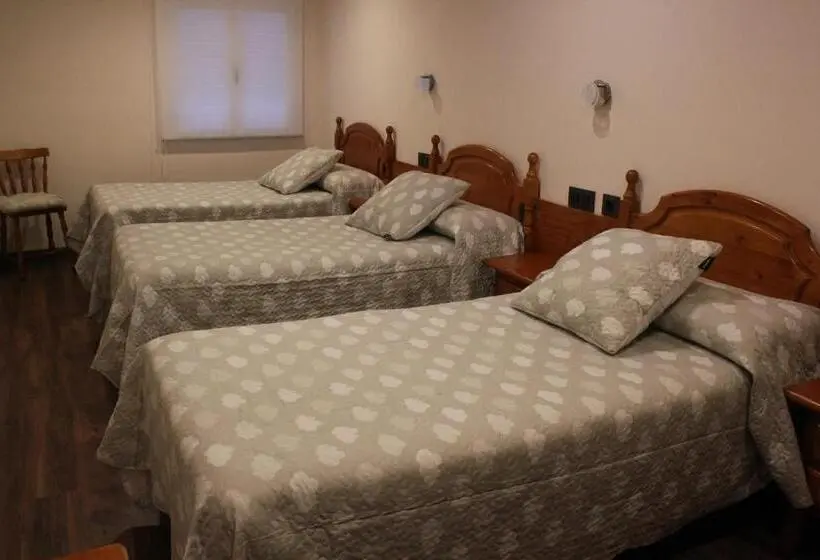 Standard Kolmen Hengen Huone, Hostal Extremeño