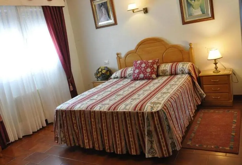 Perhehuone, Hostal Paz