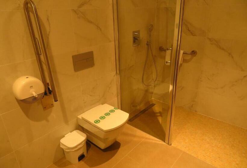 اتاق اکونومی, Mañet