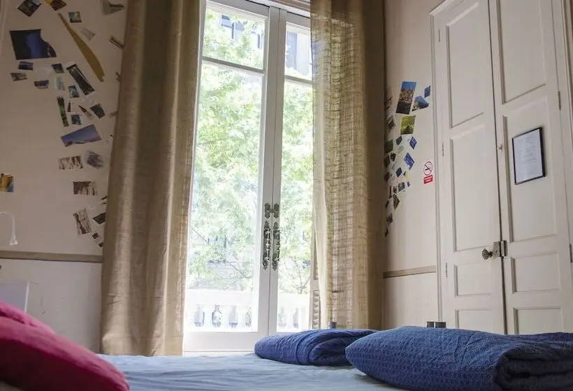 اتاق استاندارد با سرویس بهداشتی مشترک, Bed & Art Barcelona