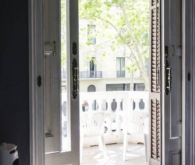 اتاق استاندارد سه تخته با سرویس بهداشتی مشترک, Bed & Art Barcelona