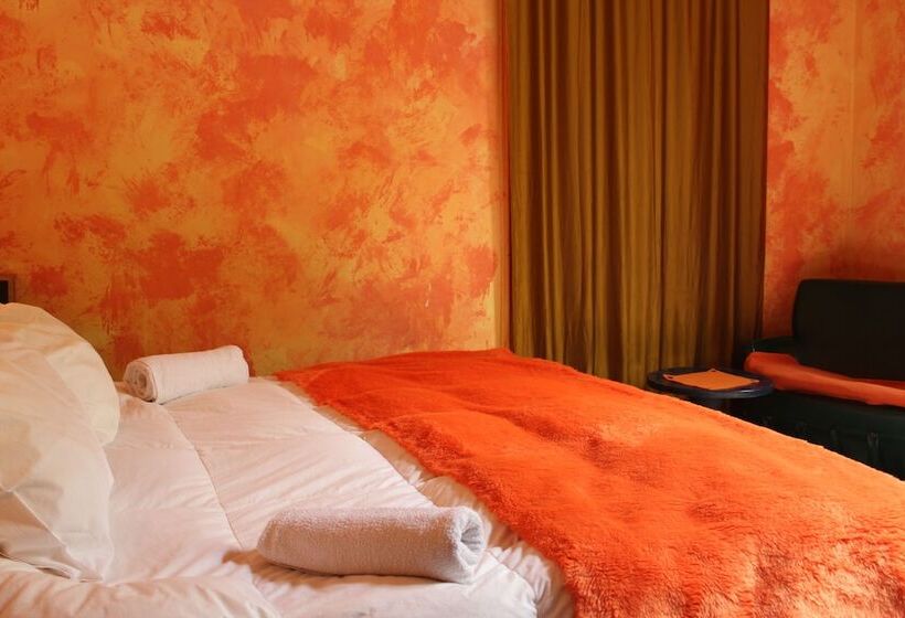 اتاق استاندارد چهارنفره با سرویس بهداشتی مشترک, Bed & Art Barcelona